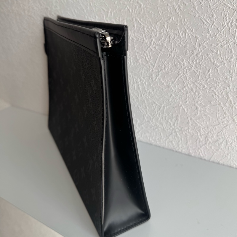 LV M61692黑花紋手拿包 帥氣😎😎-4