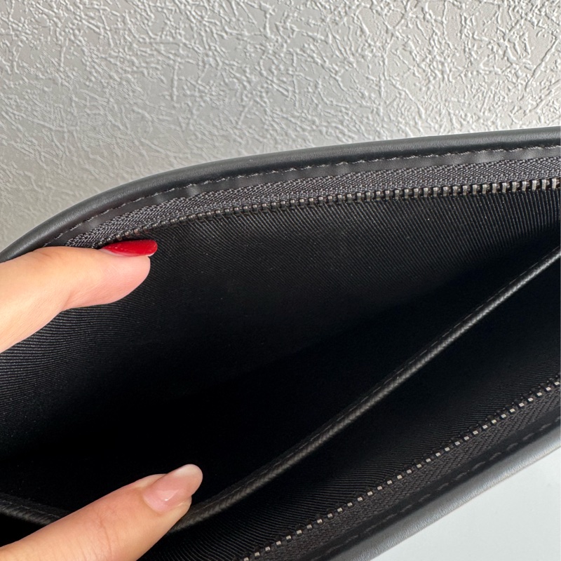 LV M61692黑花紋手拿包 帥氣😎😎-18