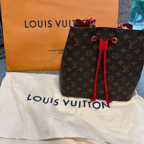 LV Louis Vuitton  Neonoe 水桶包/斜背包/肩背包
