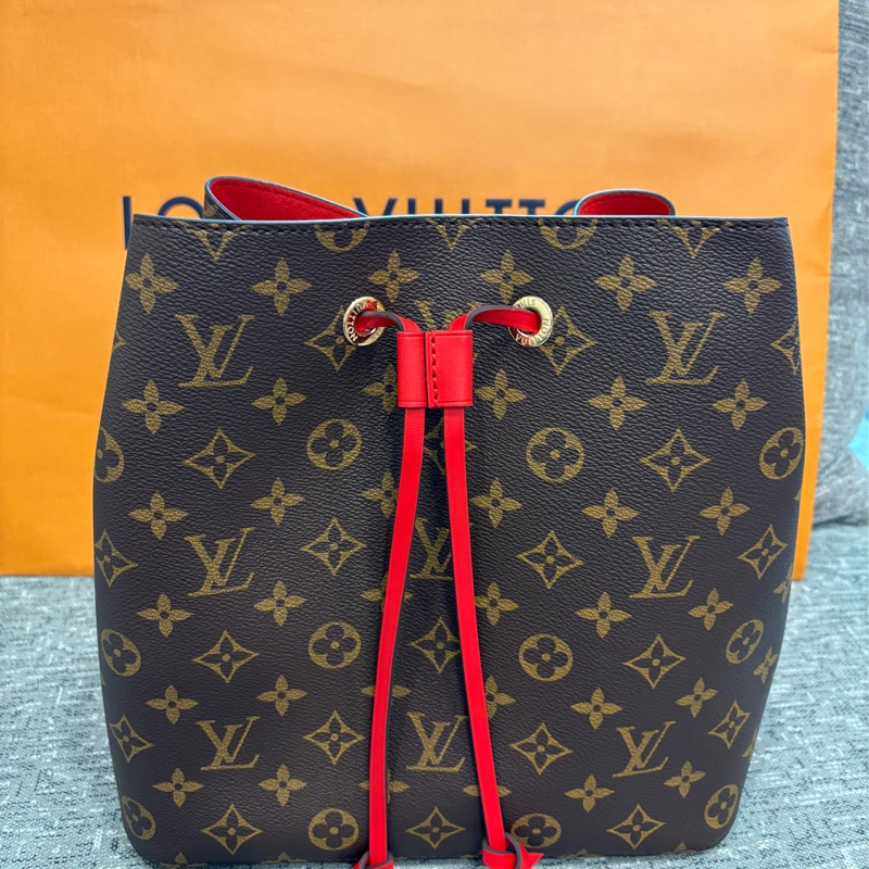 LV Louis Vuitton  Neonoe 水桶包/斜背包/肩背包-1