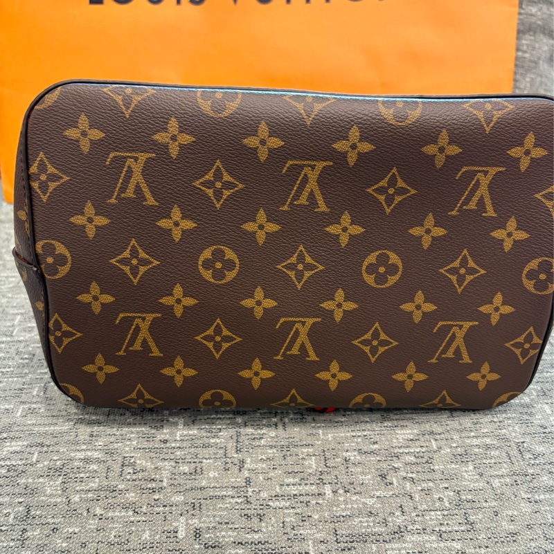 LV Louis Vuitton  Neonoe 水桶包/斜背包/肩背包-7