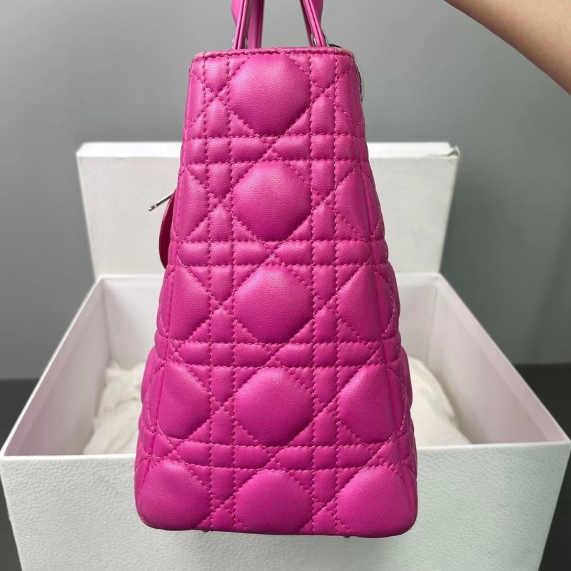 Dior Lady Dior 銀扣五格徽章黛妃羊皮玫紅色  24.5*19.5*11 98新塵袋盒子-5