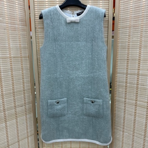 Chanel香奈兒 25N滑雪系列冰藍色馬海毛蝴蝶結無袖連身 36碼