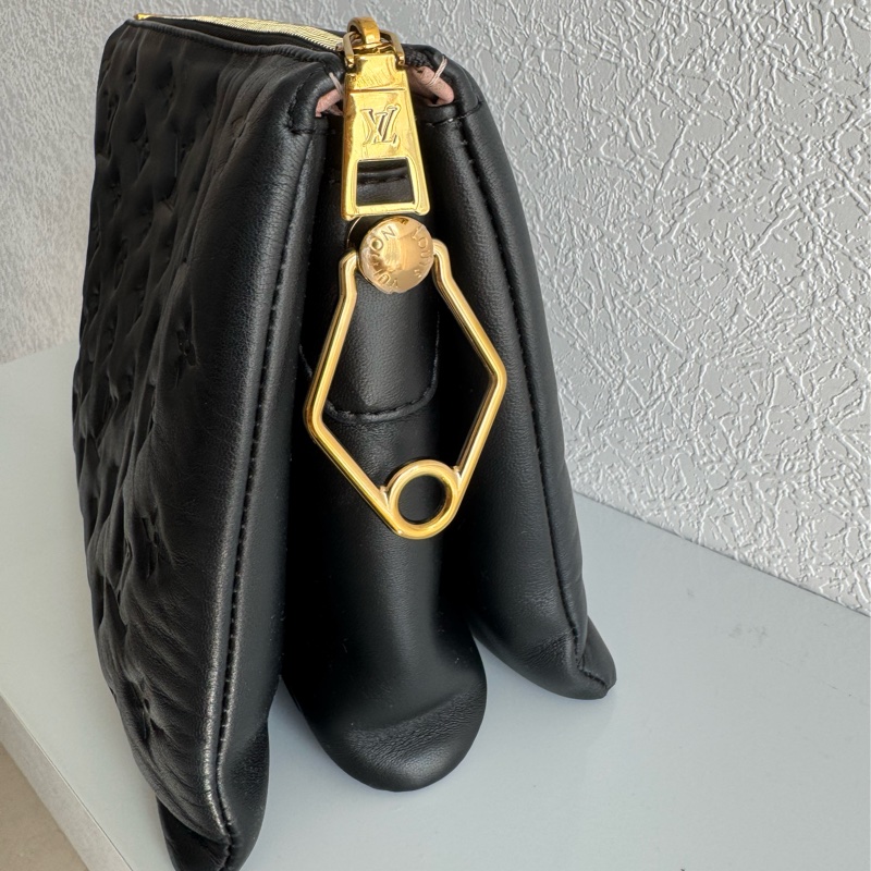 LV M21260黑壓紋coussin pm-3