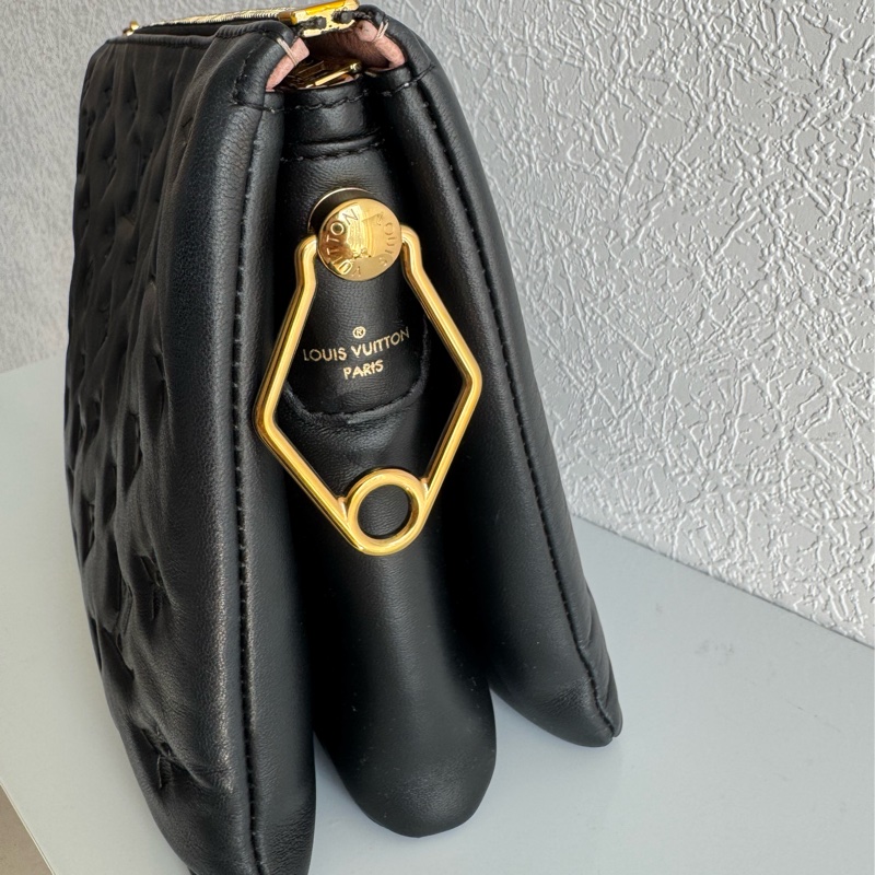 LV M21260黑壓紋coussin pm-4