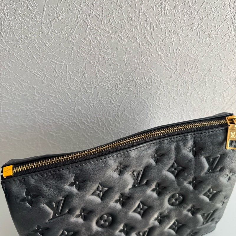 LV M21260黑壓紋coussin pm-12