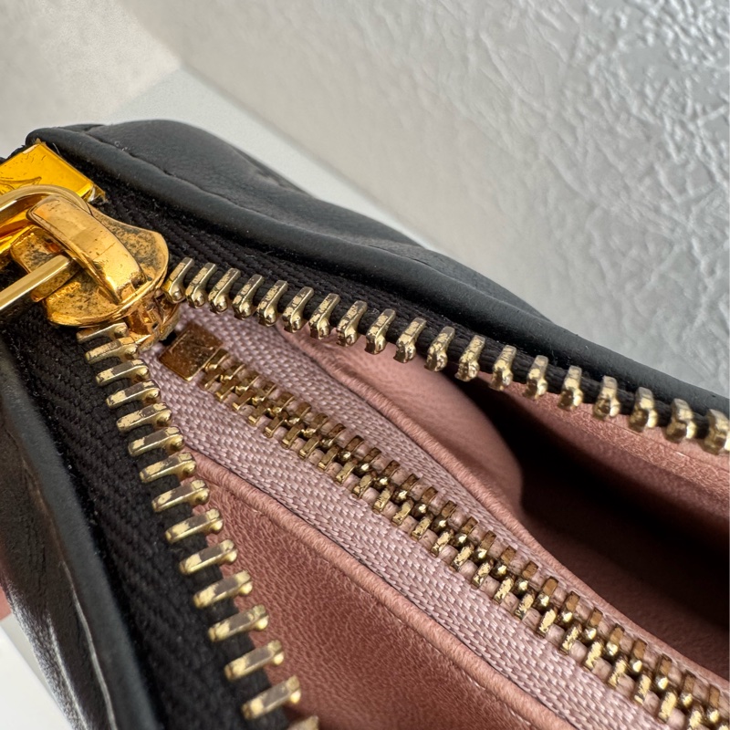 LV M21260黑壓紋coussin pm-23