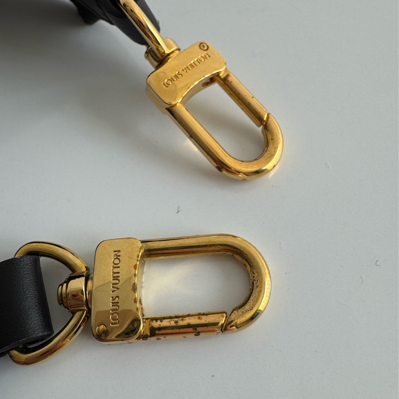 LV M21260黑壓紋coussin pm-45