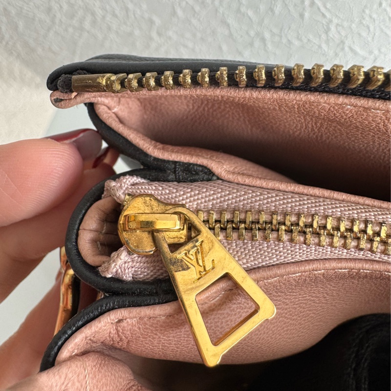 LV M21260黑壓紋coussin pm-48