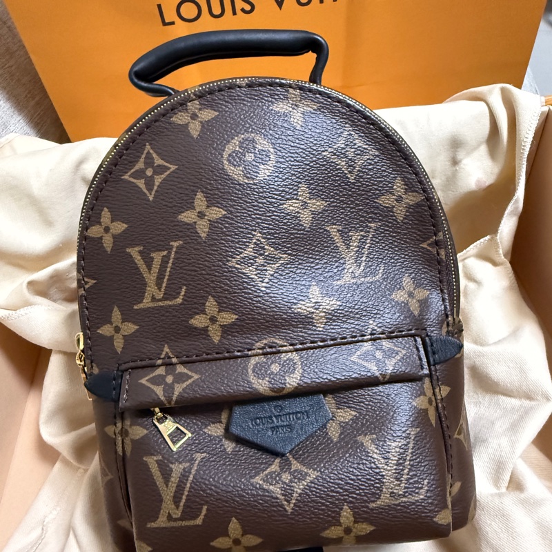 LV新版小後背包（包全新未使用過）M44873-4