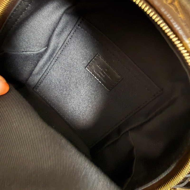 LV新版小後背包（包全新未使用過）M44873-19