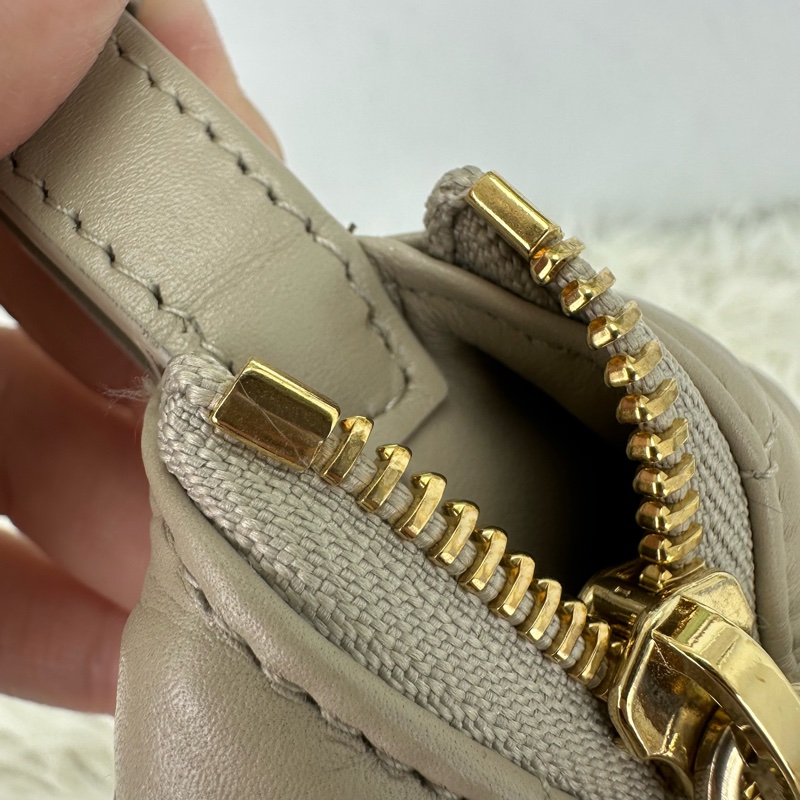 DIOR Travel Nomad Medium 奶茶色金扣飯盒包-22