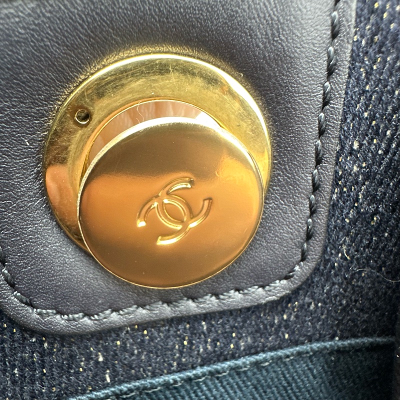 CHANEL 埃及限量款✨Deauville 深藍金絲沙灘Tote Bag-13