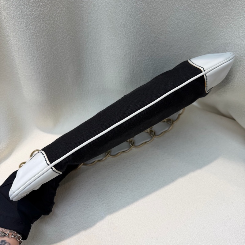 CHANEL Vintage Olsen 黑白布面單肩包 XB778-7