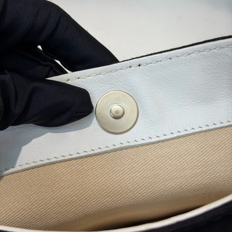 CHANEL Vintage Olsen 黑白布面單肩包 XB778-15