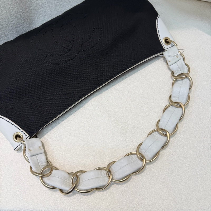 CHANEL Vintage Olsen 黑白布面單肩包 XB778-19