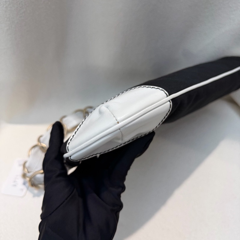 CHANEL Vintage Olsen 黑白布面單肩包 XB778-22