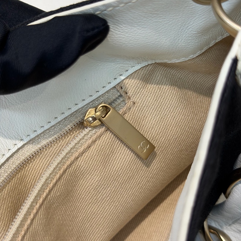 CHANEL Vintage Olsen 黑白布面單肩包 XB778-32