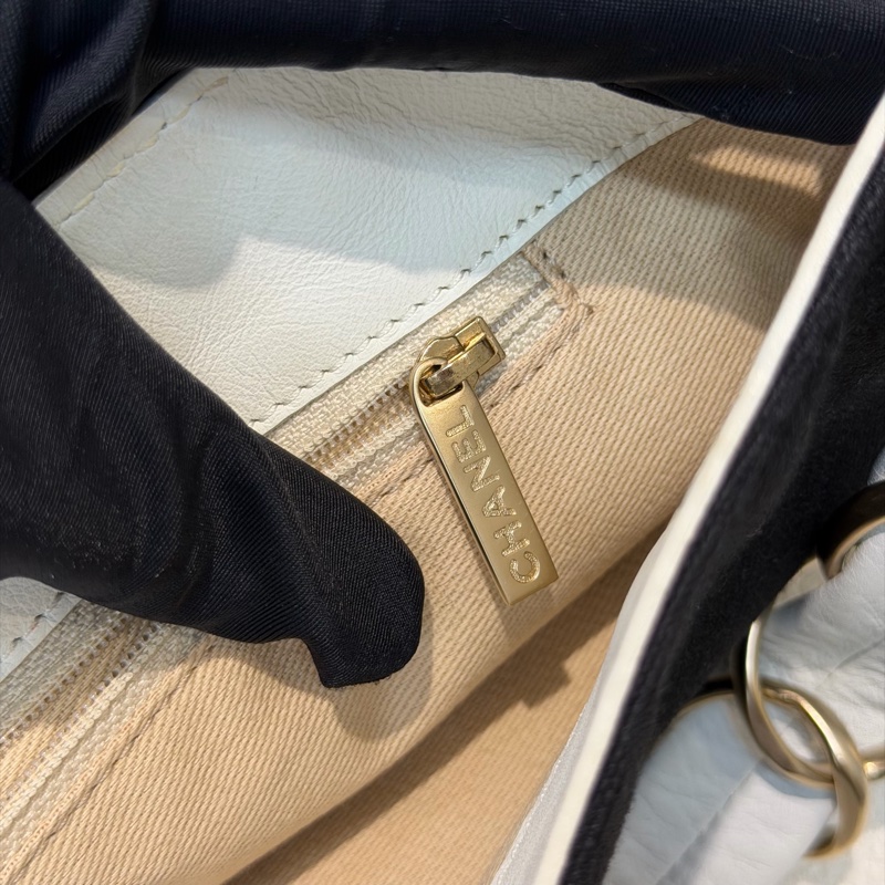 CHANEL Vintage Olsen 黑白布面單肩包 XB778-33