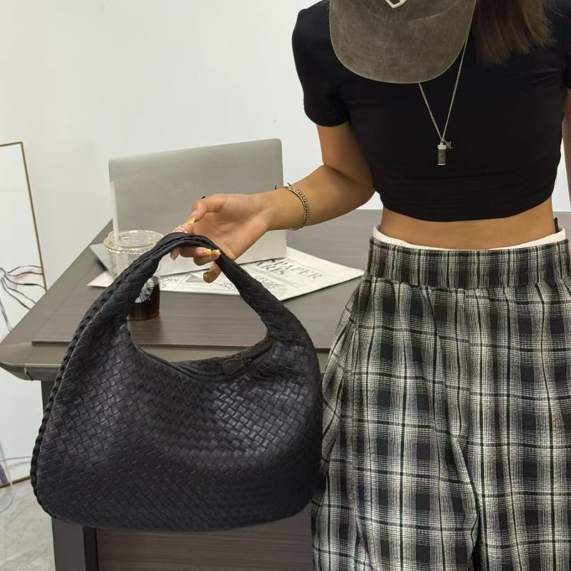 BV Bottega veneta hobo 和尚包 肩背包 單肩包 半月包 彎月包 黑-1