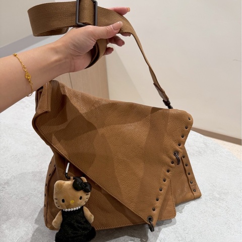 BOTTEGA VENETA BV 卡其 卯釘 咖啡 斜背包 肩背包 側背包 郵差包