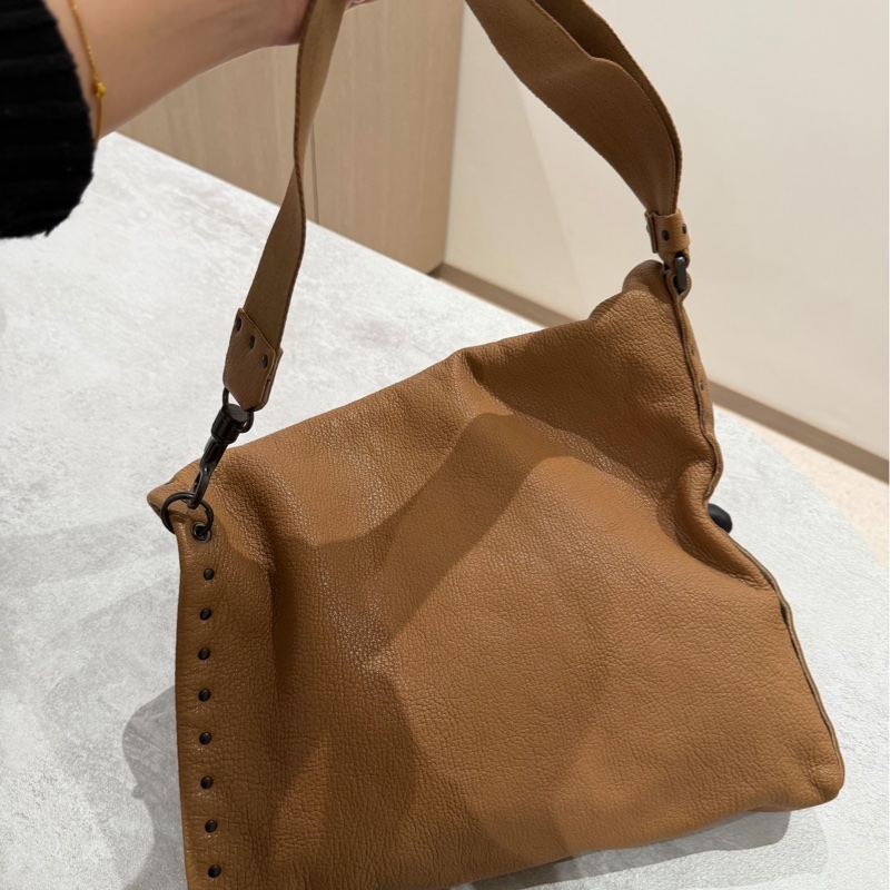 BOTTEGA VENETA BV 卡其 卯釘 咖啡 斜背包 肩背包 側背包 郵差包-22