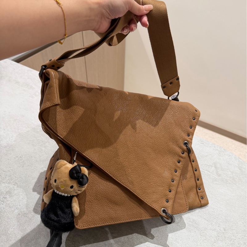 BOTTEGA VENETA BV 卡其 卯釘 咖啡 斜背包 肩背包 側背包 郵差包-23