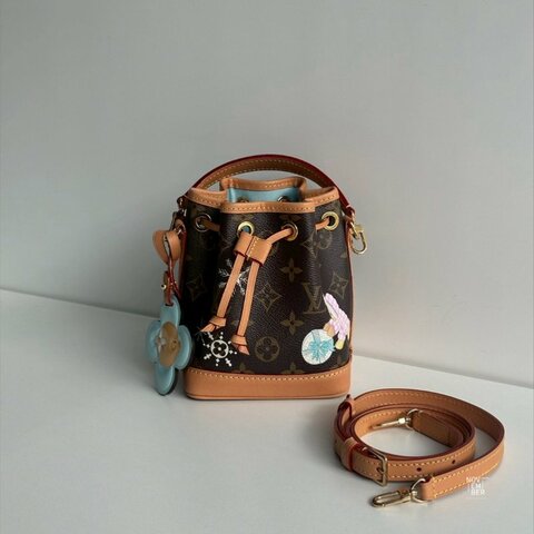 閒置新🙌🏻 Louis Vuitton LV 路易威登 水桶Nano 聖誕版❄️