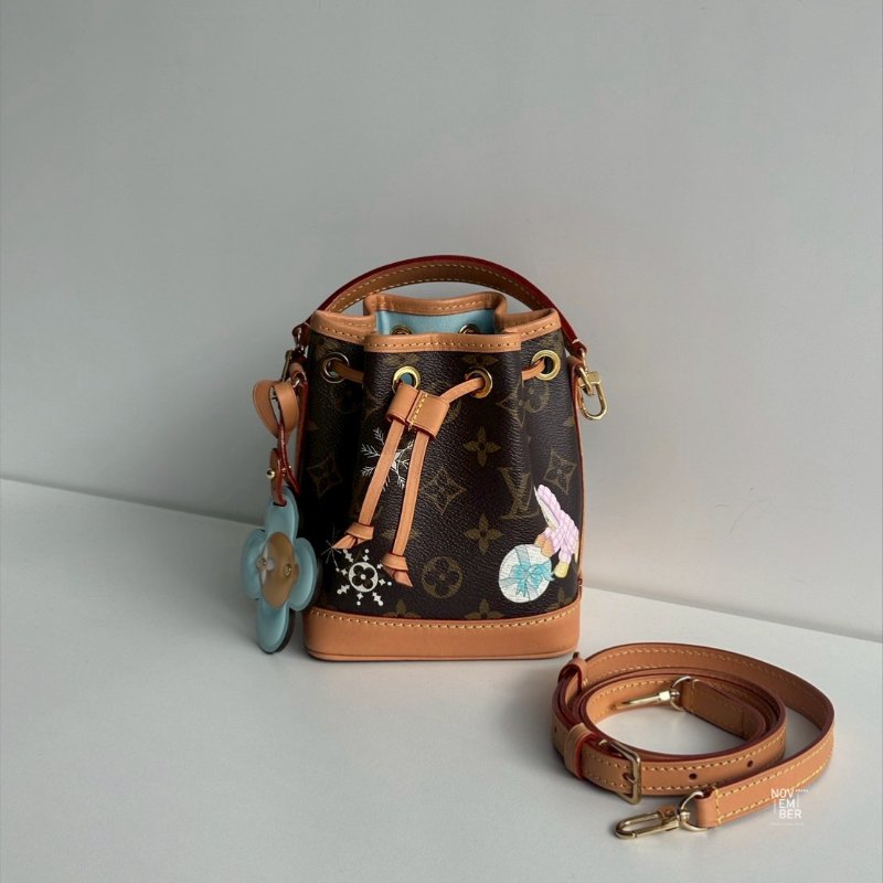 閒置新🙌🏻 Louis Vuitton LV 路易威登 水桶Nano 聖誕版❄️-0