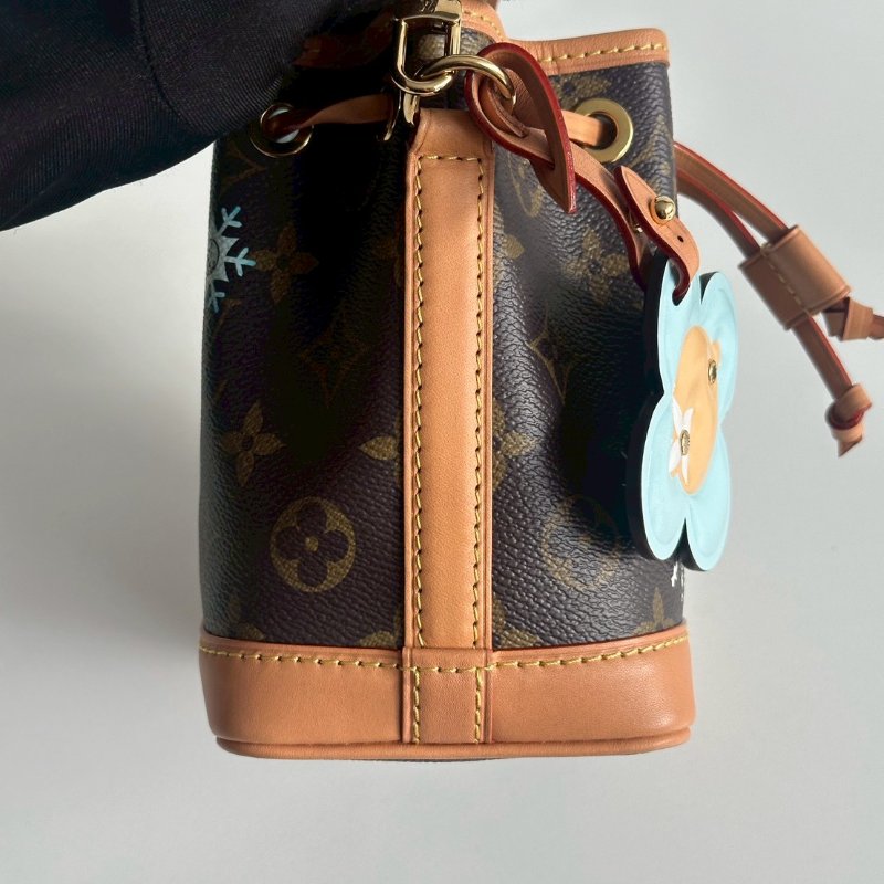閒置新🙌🏻 Louis Vuitton LV 路易威登 水桶Nano 聖誕版❄️-6