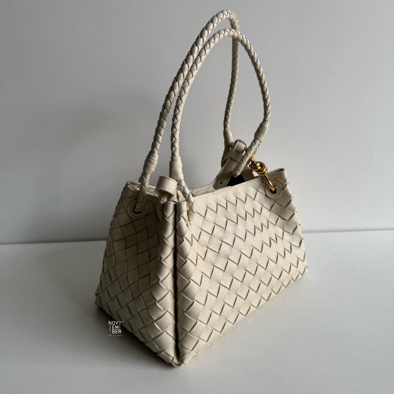 全新🤍 Bottega Veneta BV Parachute 中號 白色金釦-1