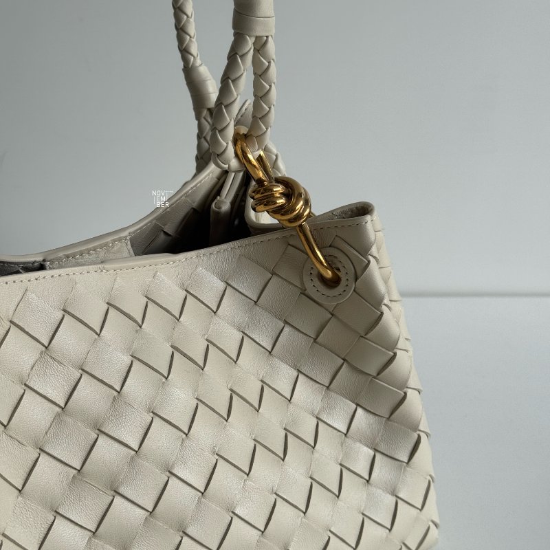 全新🤍 Bottega Veneta BV Parachute 中號 白色金釦-4