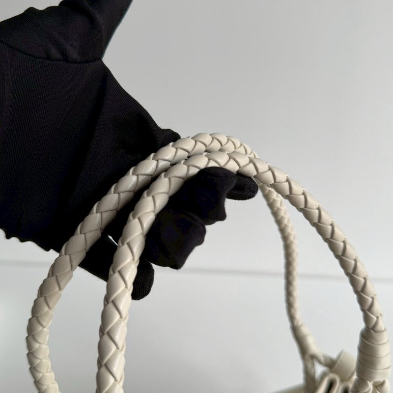 全新🤍 Bottega Veneta BV Parachute 中號 白色金釦-8