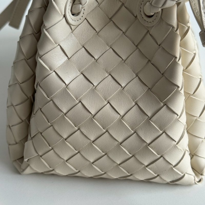 全新🤍 Bottega Veneta BV Parachute 中號 白色金釦-14