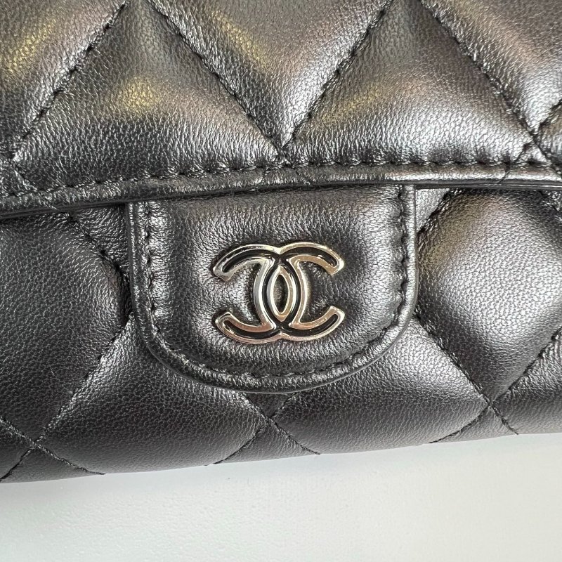 CHANEL CF中夾簍空雙C黑銀羊皮 20開-9