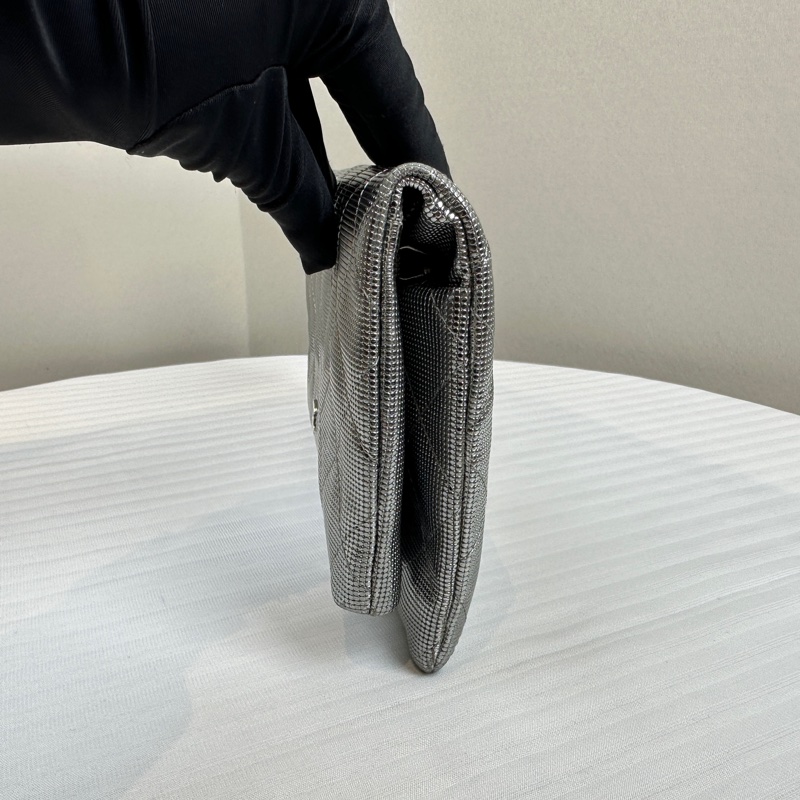 香奈兒/Chanel Foldover Clutch 銀色牛皮菱格紋手拿包27x3x14cm-4