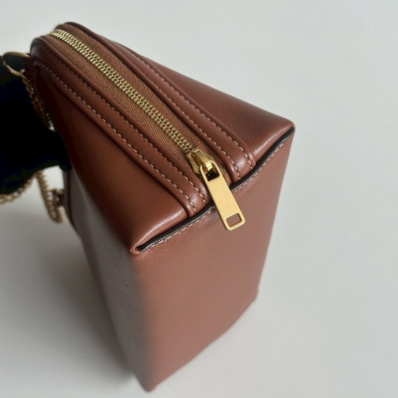 99新🆕 全配有購證🙌🏻 Celine 鏈條斜背包 棕色-11