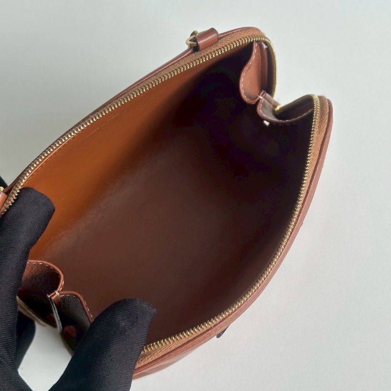 99新🆕 全配有購證🙌🏻 Celine 鏈條斜背包 棕色-12