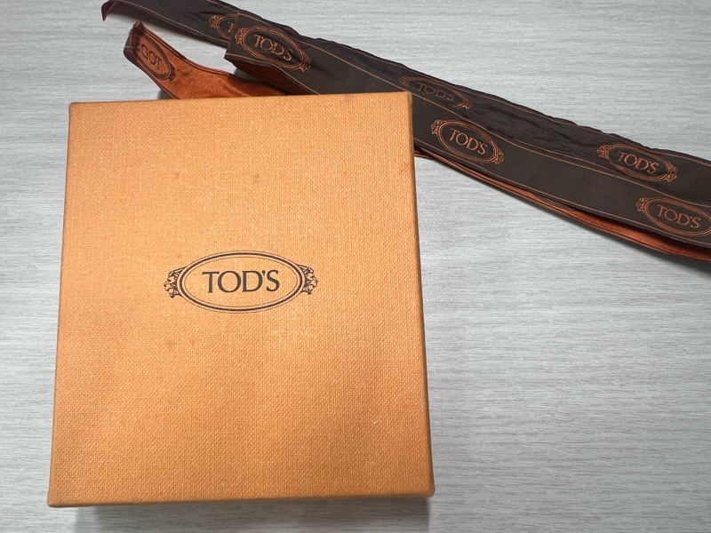 全新 TODS 男士短夾 焦糖棕色-2