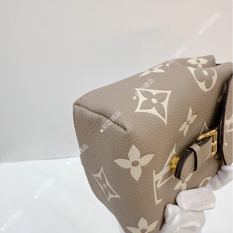 莉亞精品♡ LV tiny 斑鳩灰大象灰小書包 9新美包-9