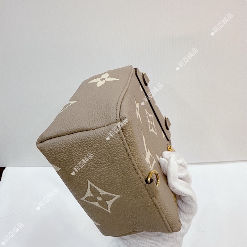 莉亞精品♡ LV tiny 斑鳩灰大象灰小書包 9新美包-11