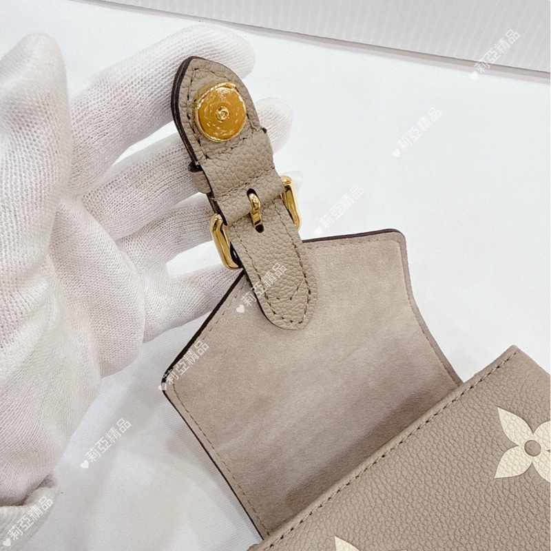 莉亞精品♡ LV tiny 斑鳩灰大象灰小書包 9新美包-13