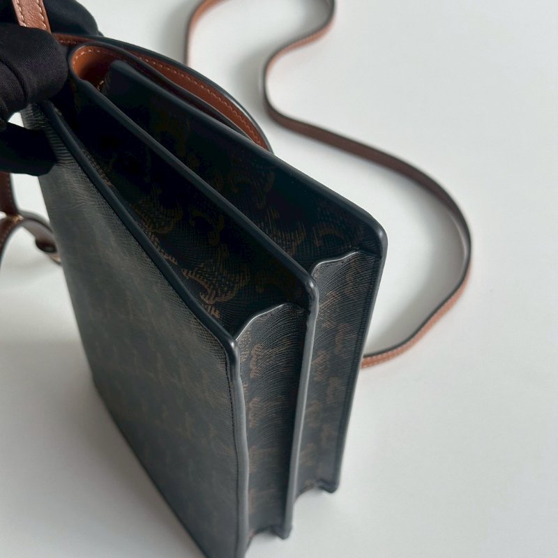 98新🫰🏻Celine 老花雙層 WOC-11