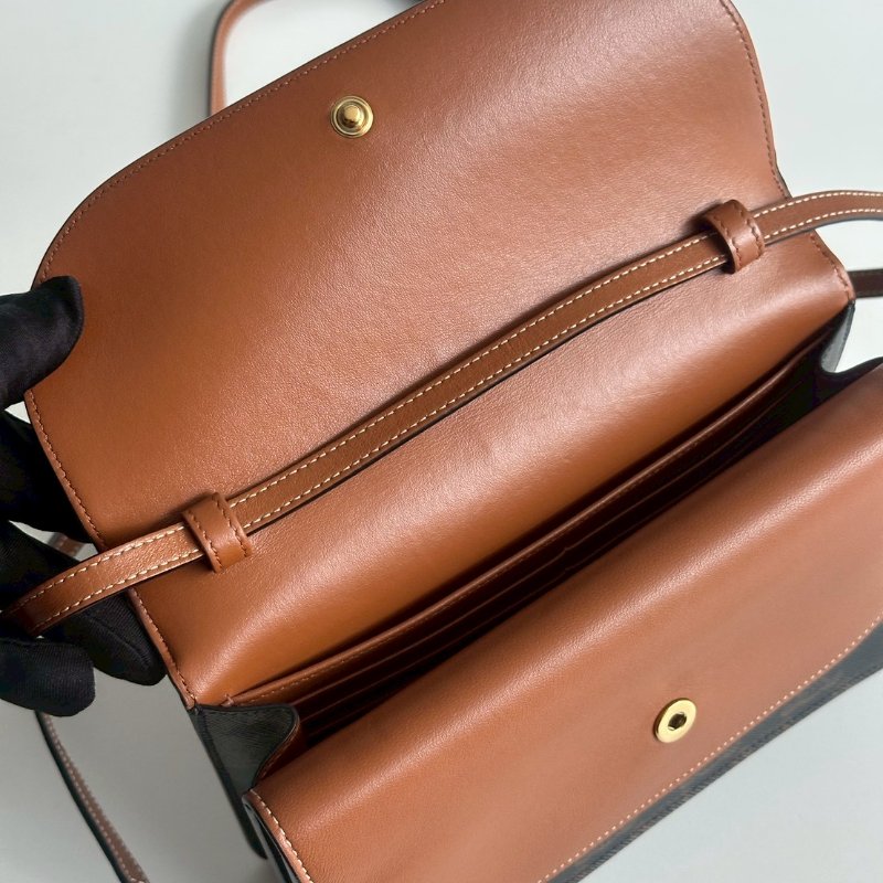 98新🫰🏻Celine 老花雙層 WOC-12