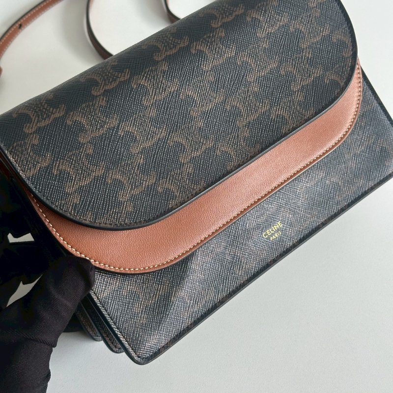 98新🫰🏻Celine 老花雙層 WOC-15