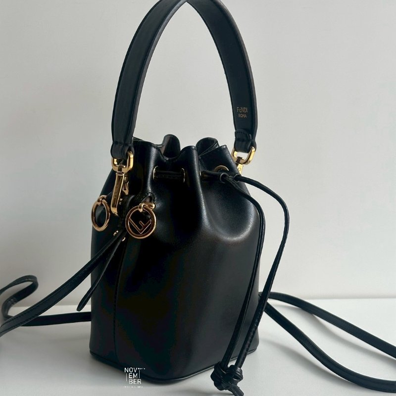 99新🆕 全配有購證🙌🏻 Fendi 芬迪 迷你水桶包 黑金-1