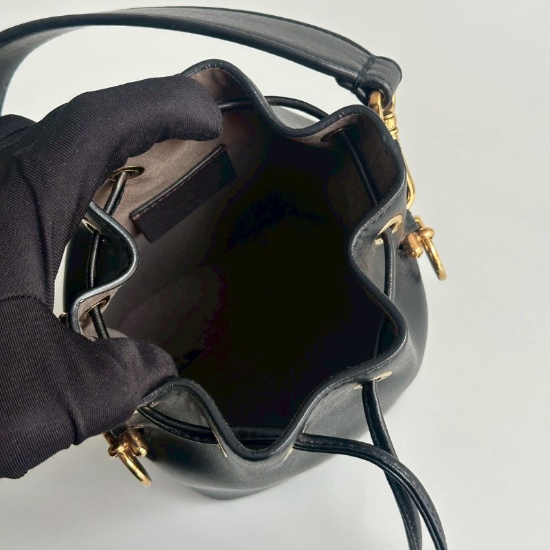 99新🆕 全配有購證🙌🏻 Fendi 芬迪 迷你水桶包 黑金-7