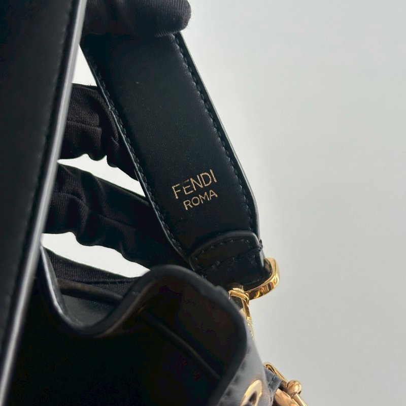 99新🆕 全配有購證🙌🏻 Fendi 芬迪 迷你水桶包 黑金-9