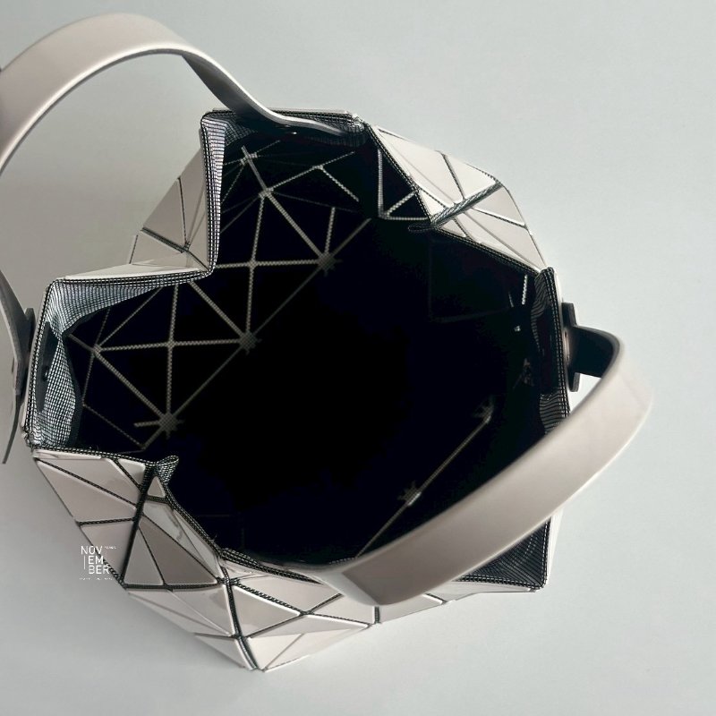 99新🆕 Issey Miyake BAO BAO 三宅一生 白色托特包-2