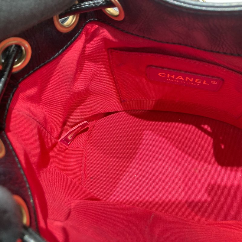 CHANEL 香奈兒 COCO LOGO 雙C 水桶包包 小牛皮 黑色 金釦-12